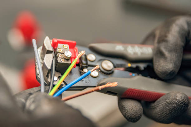 Best 24-Hour Electrician  in Hartford, MI